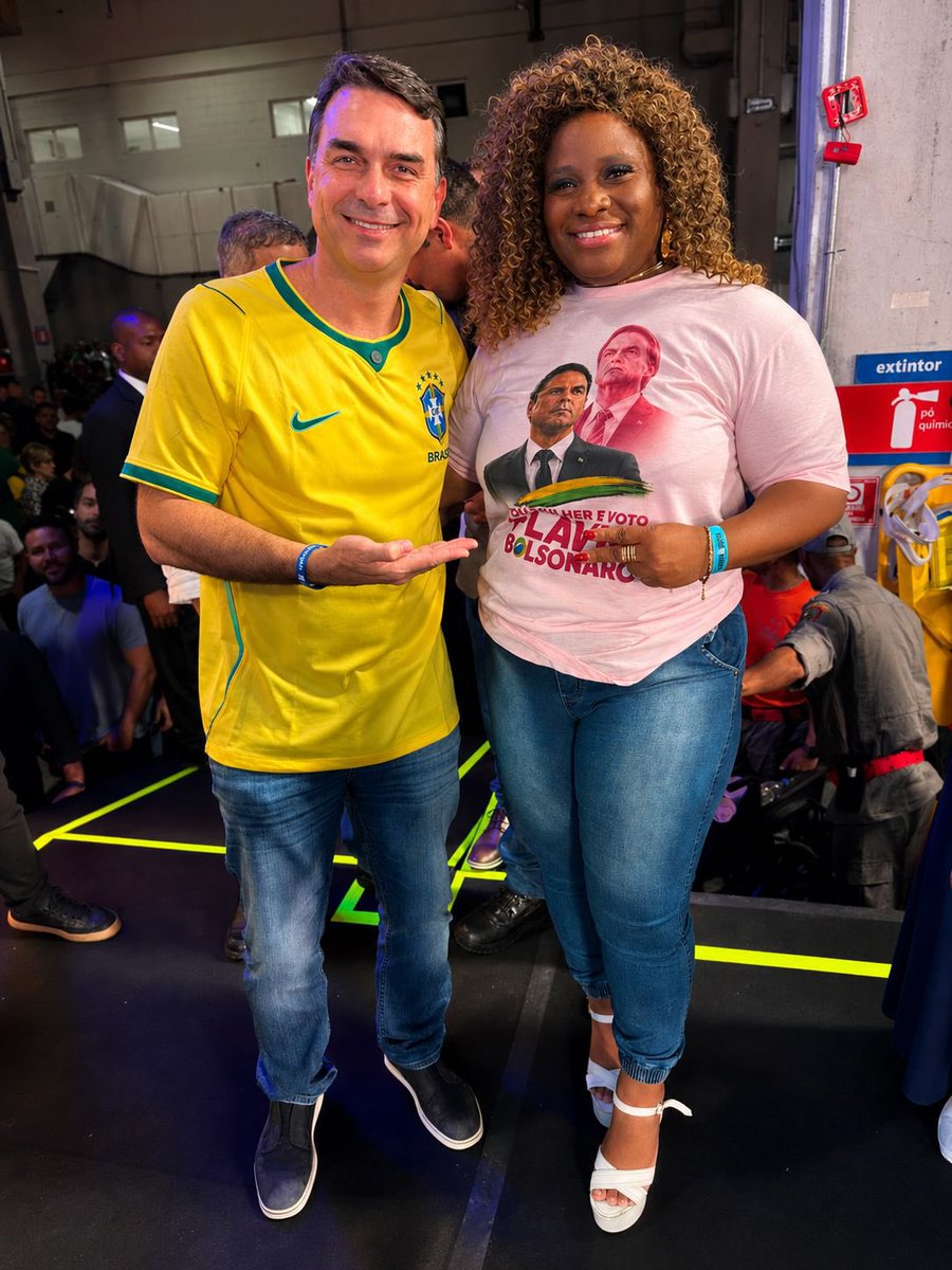 Negona do Bolsonaro tweet media
