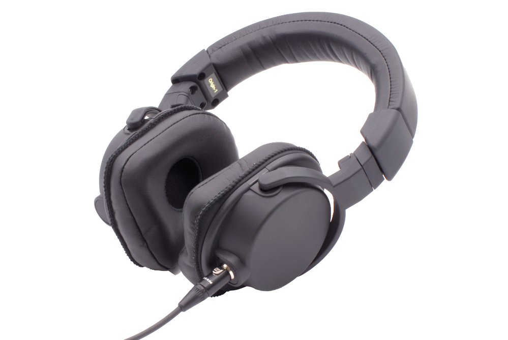 S2TB_korsk's tweet photo. 最近長野県の上田市にあるメーカー「FitEar」のヘッドフォン「Origin-1」を使っているんですが、これがなかなかいい感じです。 パンチのある低域に高解像度の中域が非常にいい。 ブランド名からも分かるように着け心地も良い疲れない。 https://t.co/CIwtcpvNn3 #PR https://t.co/FfLhAIL9u5