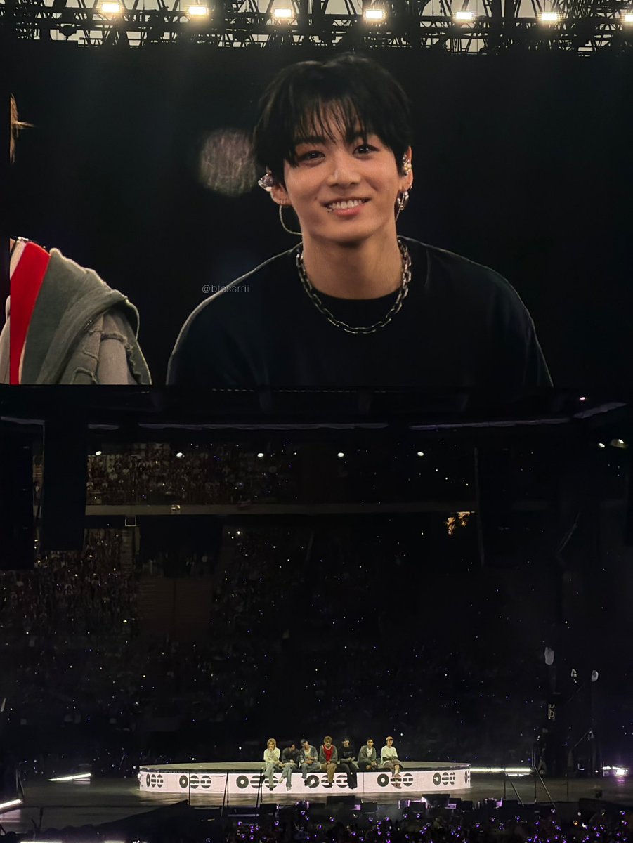 sude⁷ saw BTS tweet media