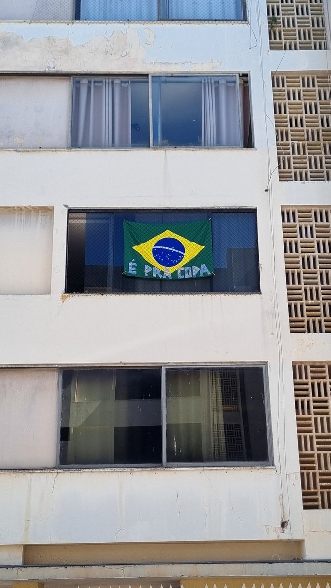 andremessss's tweet photo. é copa, mas tbm é ano de eleição ló não esqueçam https://t.co/C0LOeBjuDk