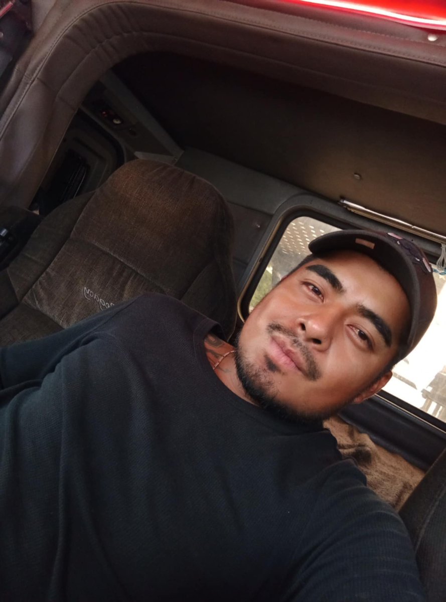 JavierOC142449's tweet photo. Trailero rico, quien no tiene la fantasía de estar con uno de ellos 🥵🔥
#HeteroEngañado
#TraileroCaliente
#Chudai 🍆 https://t.co/7VBmHeT9sd