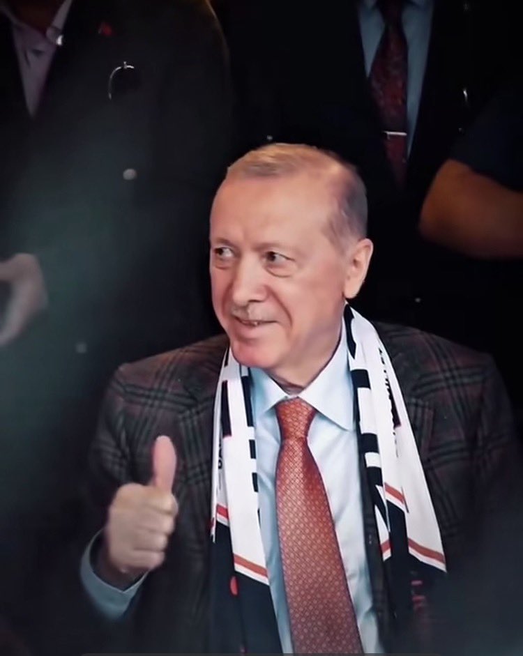 HasanAkzm2's tweet photo. Bu işareti çocukken kalbimize yazdık…
Seninle birlikte yaşlandık Reis..
Bir Ömür Sadakatla… https://t.co/O17DBvZfKm