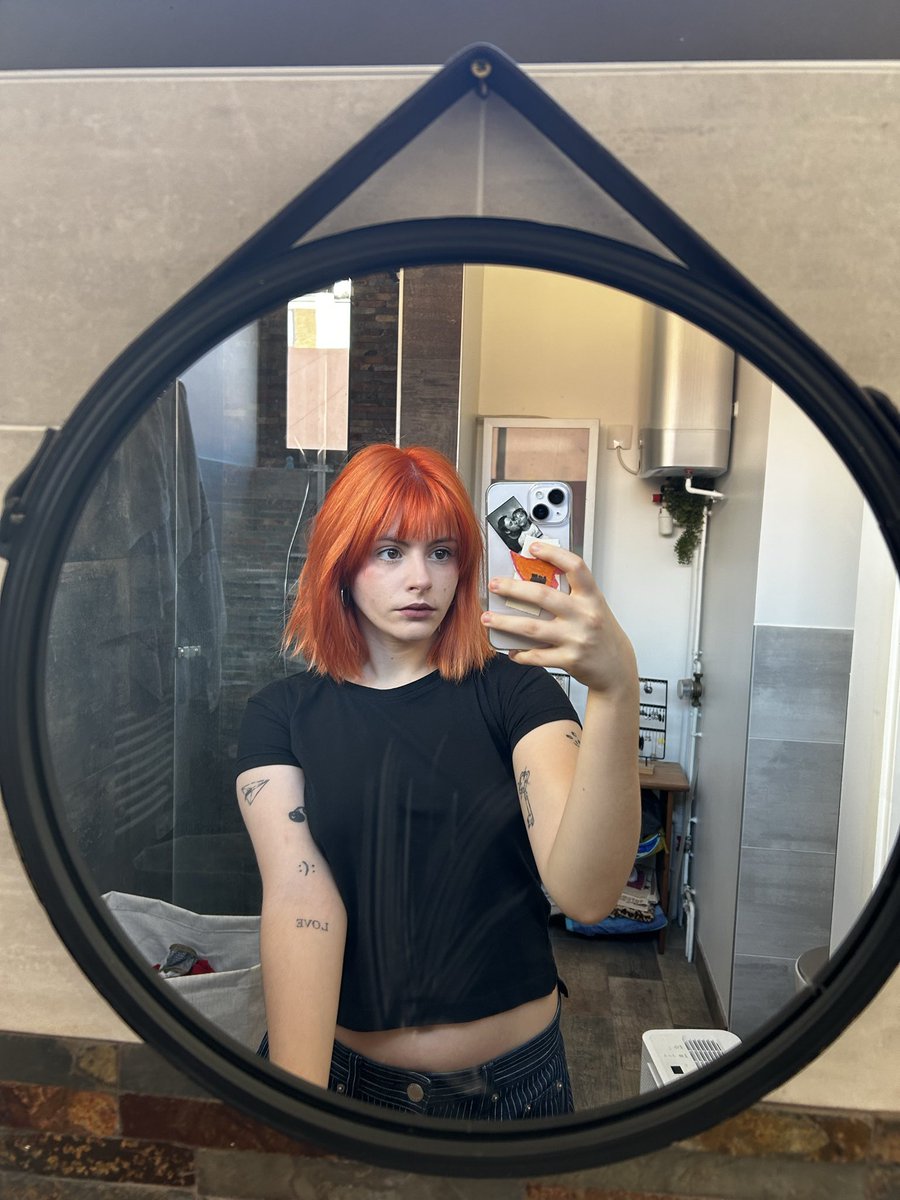 yellonzoo's tweet photo. je suis de retour à ma forme primaire
les cheveux oranges c’est ma couleur naturelle i guess 🧶💥 https://t.co/rdDivmrv5E
