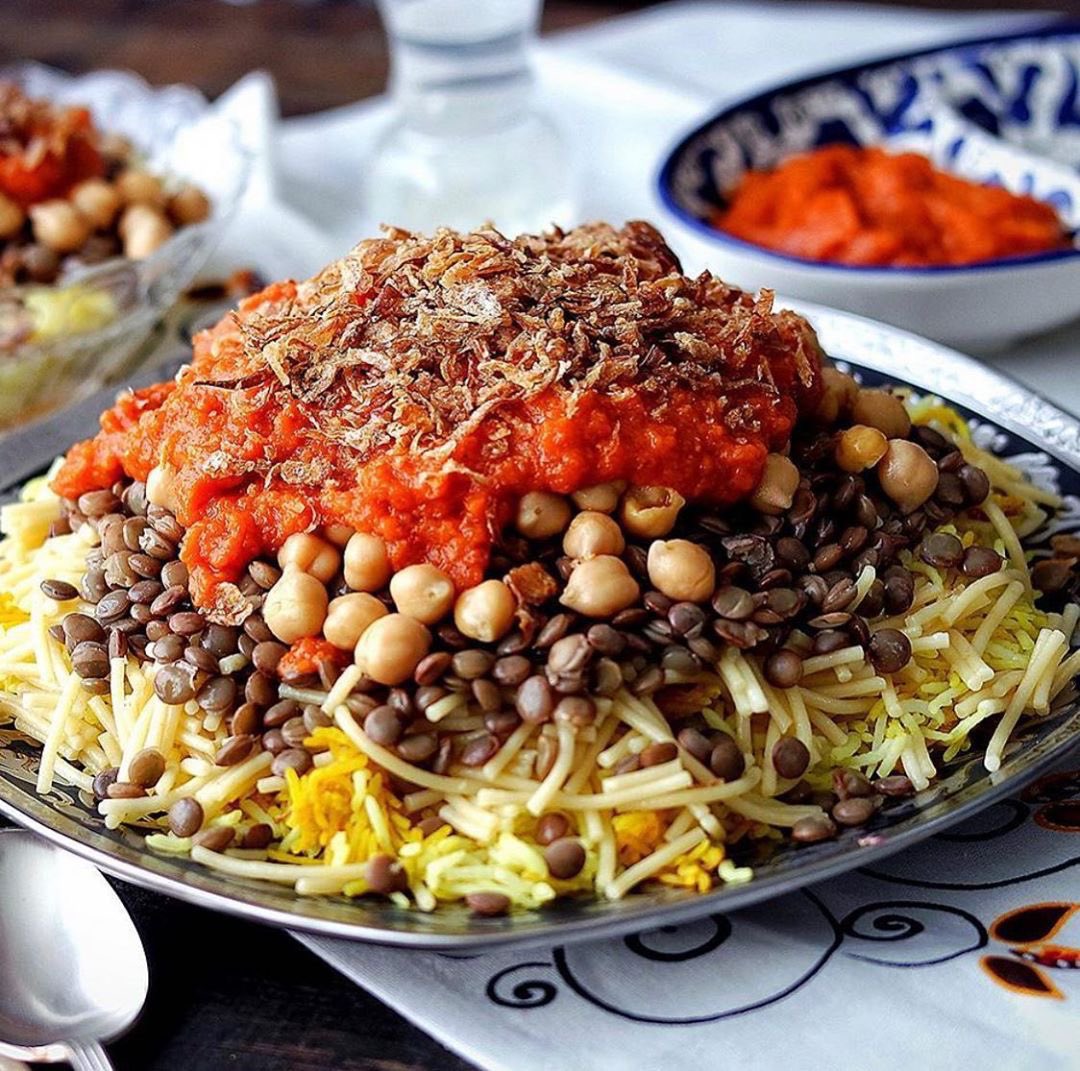 chokri1999's tweet photo. لاحظو معايا كيفاش حتى دولة ما كا دابز مع مصر على الكشري كي قولو ليها غا بالصحة، أكلة فيها الحمص و الشعرية و العدس وضفاك https://t.co/4DYTV4EQUy
