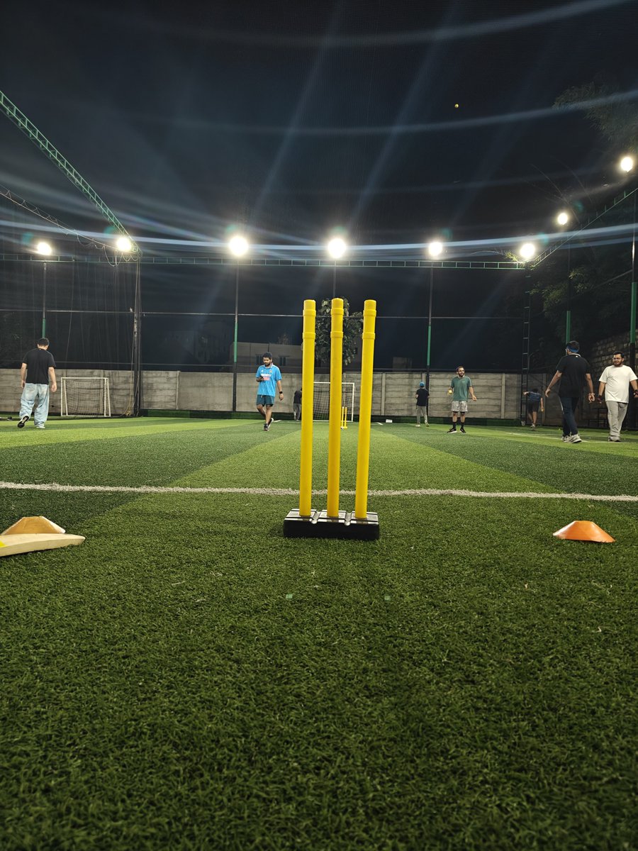 notbhuvanesh's tweet photo. Game night with Shipyard folks 🏏

Build hard, play harder.

@Abhidwivedimany @1997harkirat @LekhanshRana @SaharshPamecha1 https://t.co/YIBmQIW77t