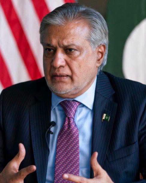 QTahirMsd's tweet photo. ملک کے نائب وزیراعظم اور وزیرِ خارجہ اسحاق ڈار کے نواسے رضا ڈار نے دو ڈچ لڑکیوں کو پاکستان بلا کر اپنے دوستوں کے ساتھ مل کر مبینہ طور پر اجتماعی زیادتی کا نشانہ بنایا، انہیں یرغمال رکھا اور 15 لاکھ امریکی ڈالر تاوان کا مطالبہ کیا۔ غیر ملکی سفارت خانے کی مداخلت پر FIR درج کروایا https://t.co/HhRBYXCbPk