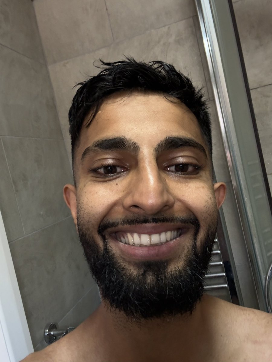 gptdyn's tweet photo. #NewProfilePic
#HairRegrowth
#BeardRegrowth
#DayOneHundredAndEightyNine
#EyebrowThread
Doesn't matter if Aunty & Uncle think you're handsome with the unibrow
I say you suck because that (alongside other health choices) is what's keeping you looking like a moron
Just my opinion though...