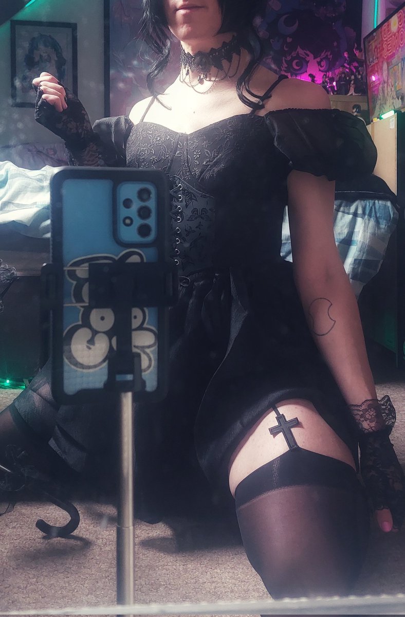 FemboyCorpse💀 tweet media