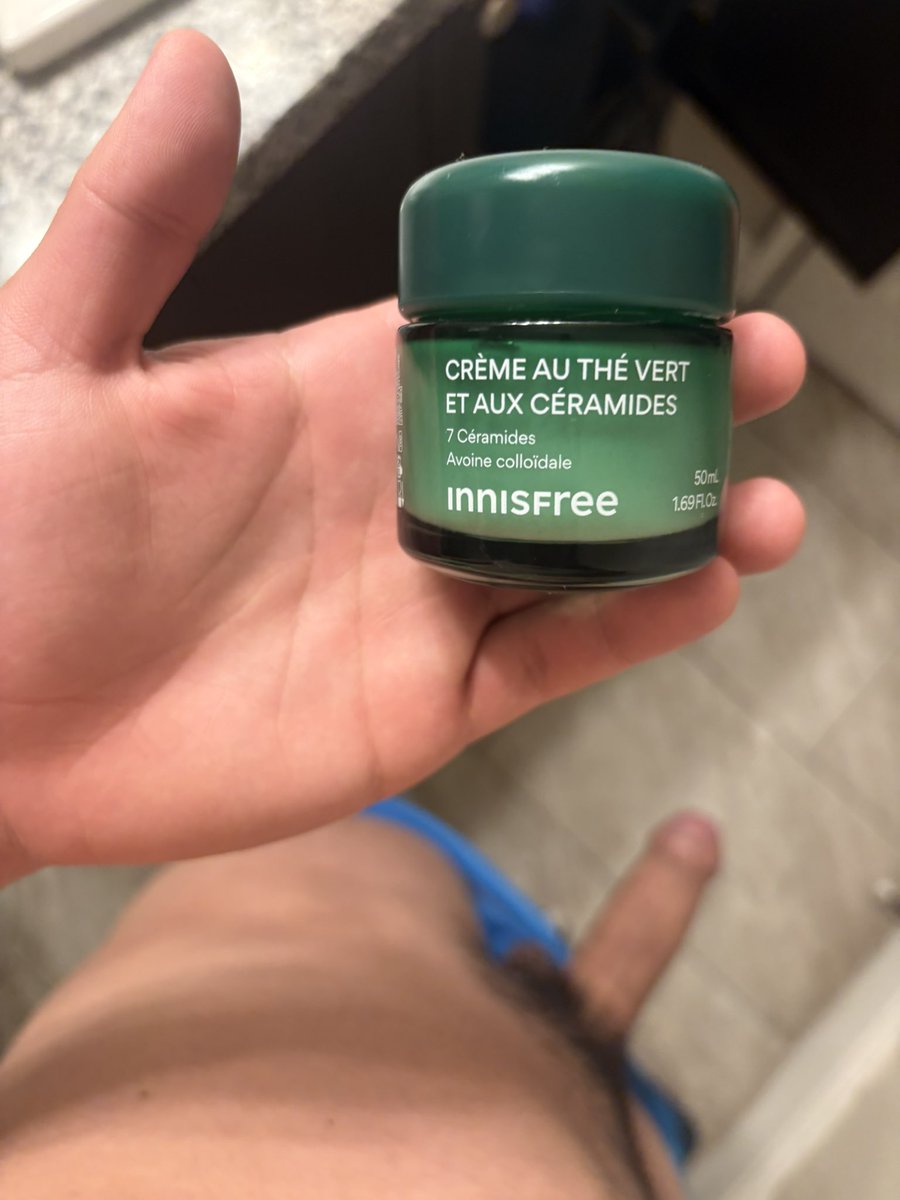 bernyra1's tweet photo. Should I use this moisturizer ??? #bodywork #mlm https://t.co/WMsfR196l0