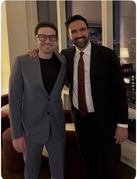 the_matt's tweet photo. @CantEverDie "fuck them billionaire oligarchs"

lol, lmao even https://t.co/Ocbtmjc6sa