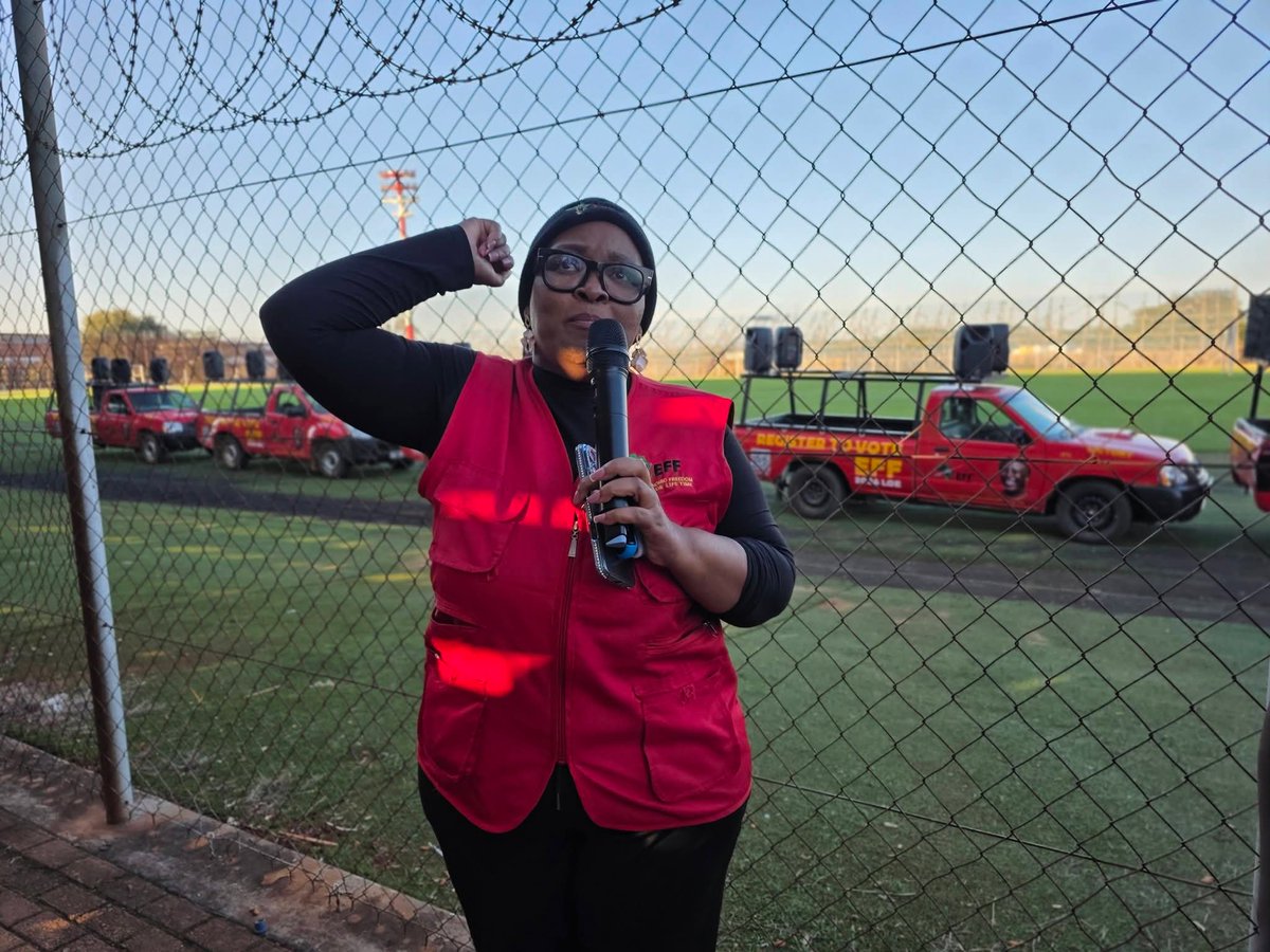 MapulaMokgosang's tweet photo. Limpopo is ready to host you Fighters. Etlang 💃🏽❣️

#EFFTurns13
#EFFManifestoLaunch https://t.co/7hFhyzWXGp