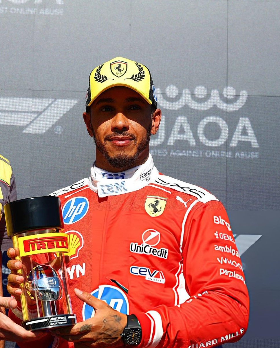 HourlyLewisH's tweet photo. Lewis Hamilton https://t.co/n0WlqQocD7