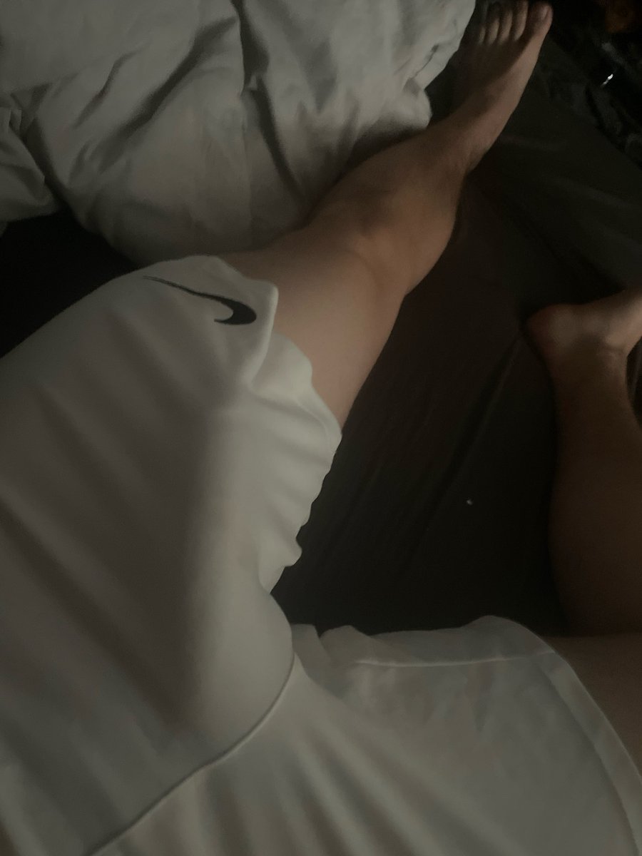 Tim__Bi's tweet photo. Gelangweilt und horny….
Was geht so bei euch? https://t.co/J5C34pQspx