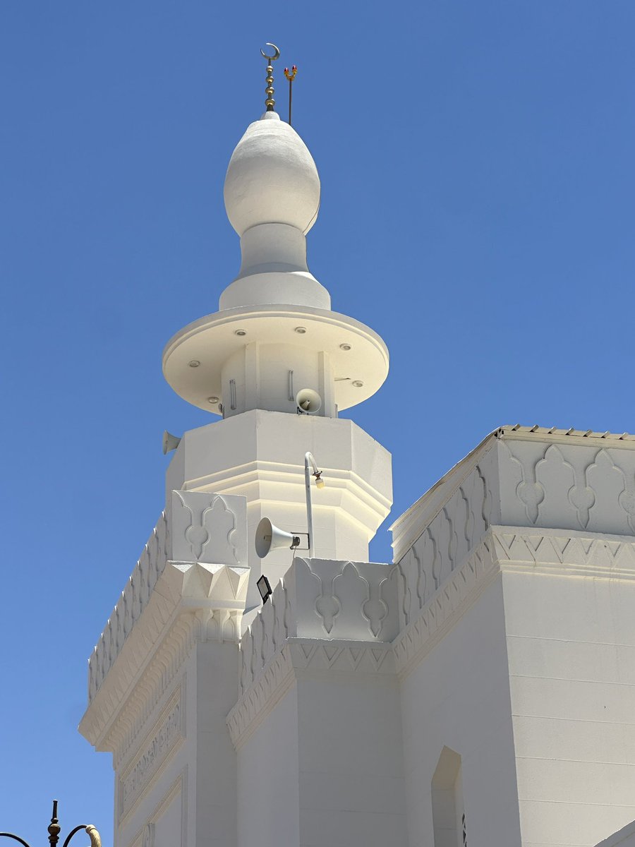 EvolveLeadLove's tweet photo. Har zarra dil fareb hai ,har jalwa jaan nawaz,
Har gaam par guman hai ki manzil yahi to hai ….

It was an amazing experience offering friday prayers at Masjid e Tauba .It was here that Ayat e Tauba was revealed . 
Prophet Peace Be Upon Him,
Camped at this place for around two weeks. 

#Ziyarat #SacredFootstepsOfPropeht #Tabuk #SaudiArabia  #Travel #Happiness