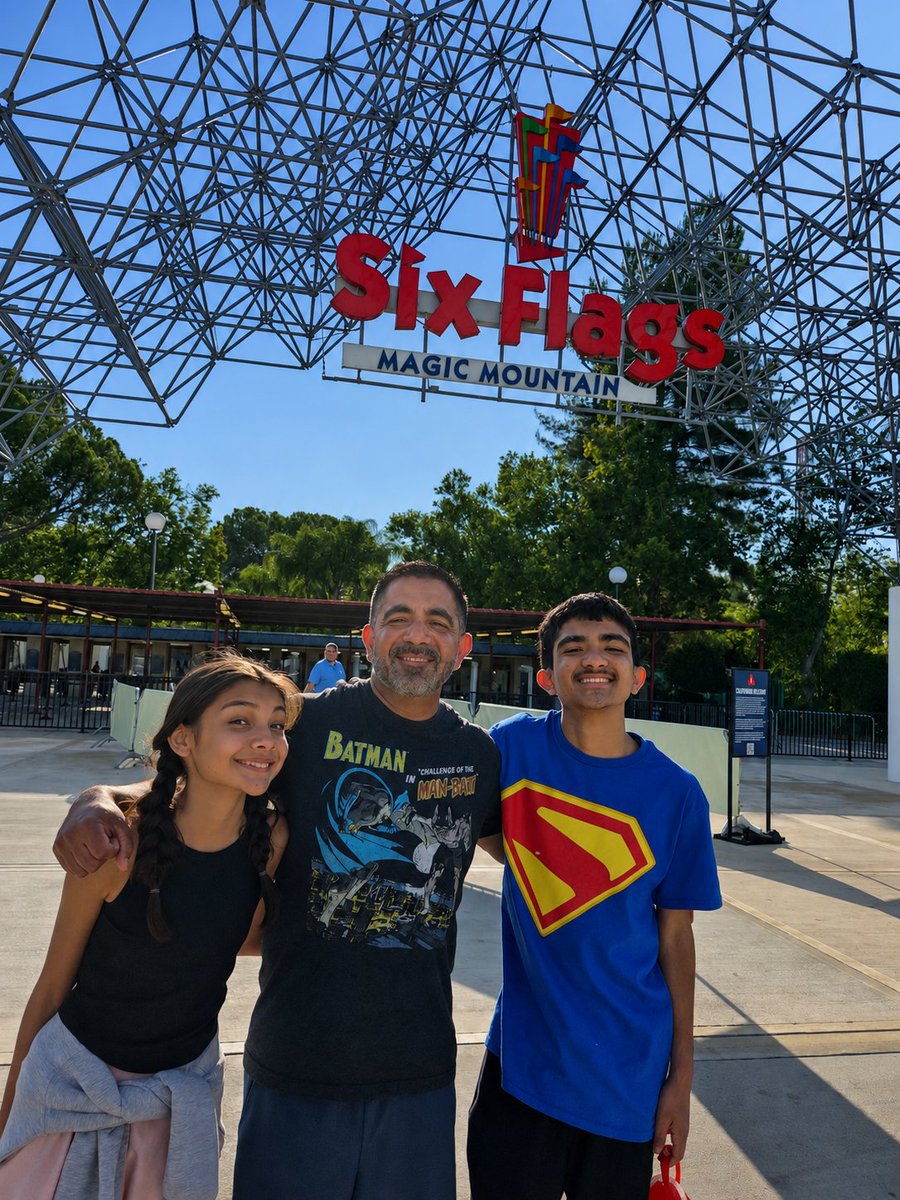 jloz82's tweet photo. California week with the family was a blast! Lots of roller coasters, and memories made. Grateful for the fun times together! 🙏🏾🇺🇸🎢
#MakingMemories #FamTime #California #Hollywood
@UniversalH47329
@SFMagicMountain https://t.co/KFJGiZmn76