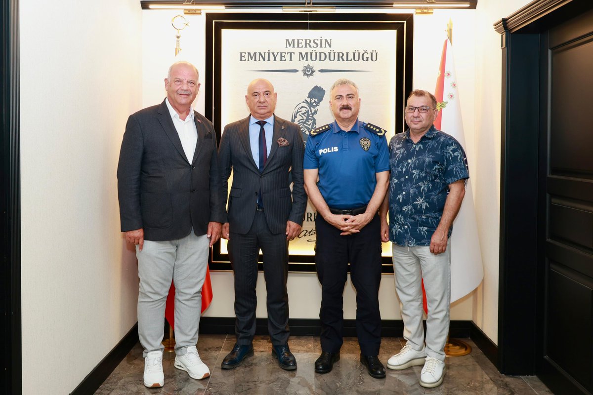 mhpcukurova's tweet photo. İlçe Başkanımız Mehmet ŞAHİN, Başkan Yardımcımız Halil İbrahim KARGÖREN ve Uğur SİPAHİ, Mersin İl Emniyet Müdürü Fahri AKTAŞ’a hayırlı olsun ziyaretinde bulundular. Nazik misafirperverlikleri ve samimi sohbetleri için kendilerine teşekkür eder, görevlerinde başarılar dileriz. https://t.co/PR3i1fJ3iq