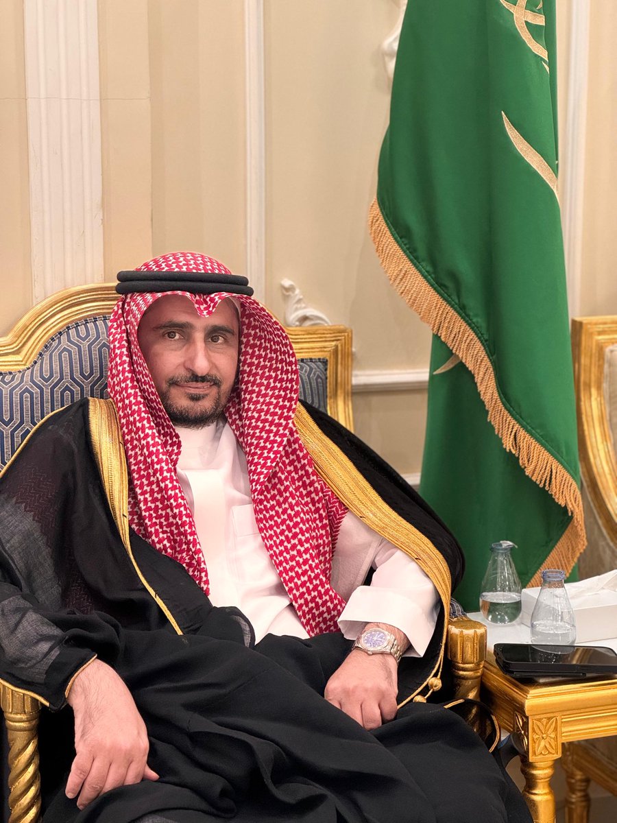 allahimAB's tweet photo. صورة حديثة الليلة لصاحب الفضيلة سماحة الوالد الشيخ عبدالرحمن اللاحم ، وهو يحضر إحدى المناسبات الاجتماعية.
ويظهر على محيا فضيلته سمات الحكمة و الحنكة والدهاء و التؤدة والسكينة.
حفظ الله فضيلته ومتعه بالصحة والعافية.
(الإشراف) https://t.co/JKJEOlcRiU