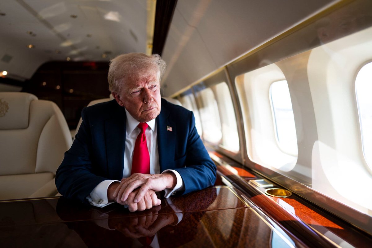 LeadingReport's tweet photo. The Daily Beast says President Trump has a “shockingly lazy schedule.” https://t.co/e4DUfIeT9K