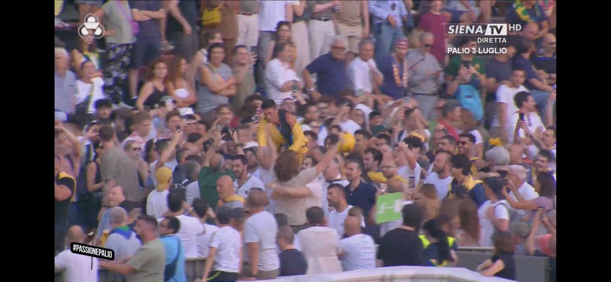 MarcoPedde's tweet photo. La Contrada dell’#Aquila con #Diodoro e il fantino Giovanni #Atzeni detto #Tittia vince il #PalioDiSiena del #2luglio 2026.
Ultima vittoria: 3 luglio 1992
La nuova Contrada “Nonna”, quella che non vince da più tempo, é ora il #Nicchio che non trionfa dal 16 agosto 1998 https://t.co/GoBfWxxPmZ