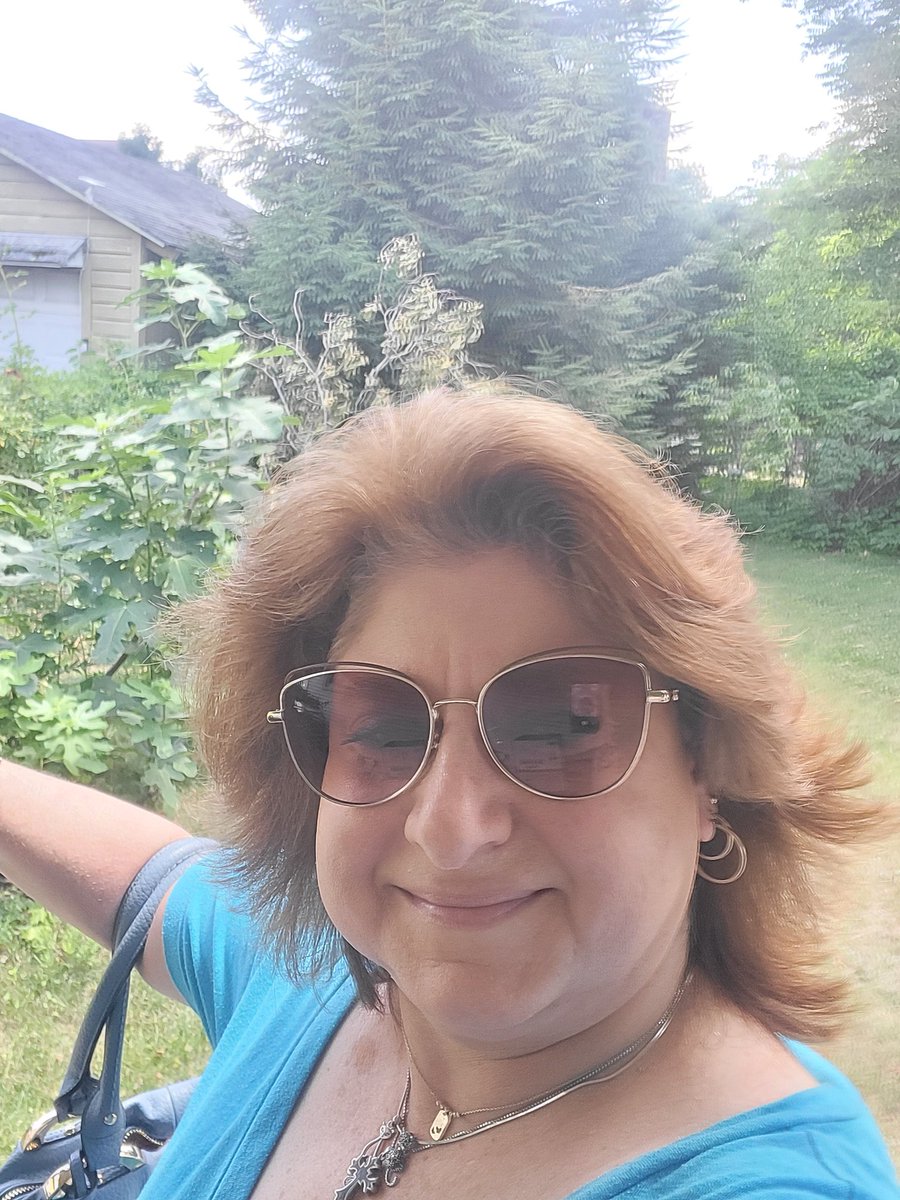 BonafedeGrace's tweet photo. Happy Friday! It's Hot Out Be Careful &amp; Stay Safe!😎🥵 https://t.co/hyc6AE0brm