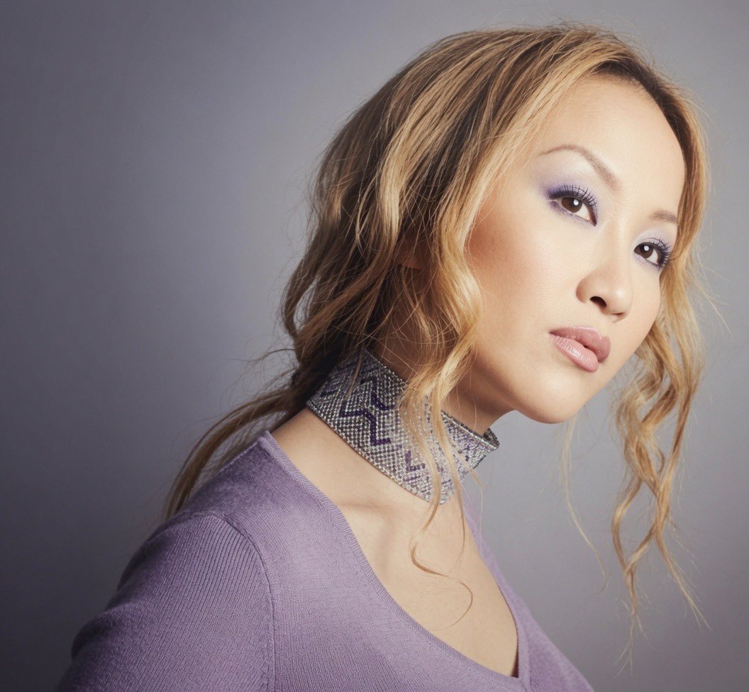 bleachedfrontal's tweet photo. This month 3 years ago Chinese rnb superstar Coco Lee passed away due to suicide 

The RNB artist debuted in 1994 was known for her work on the mulan soundtrack, being the first Chinese face of chanel, and her American RNB sound. She has covered toni Braxton and collabed with kelly price.