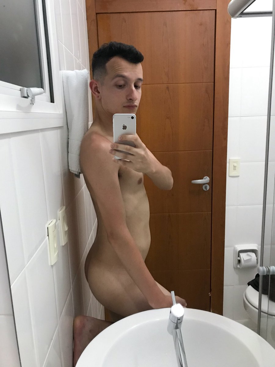 batistare1's tweet photo. Boa tarde 🍑
Curtem ? https://t.co/yilXjSjy3W