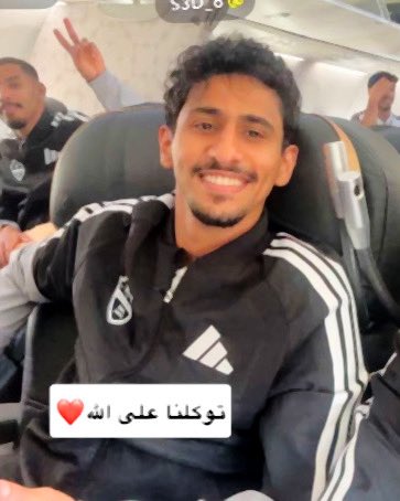 baggeoo's tweet photo. 🚨🚨🚨🚨🚨 عــاجــل ✈️📸

😢 سعد بالعبيد لاعب الشباب السابق يُغادر الآن المعسكر الصيفي رفقة نادٍ آخر.

مشهد مؤلم لجماهير الليوث… لاعب كان حاضرًا مع الشباب، واليوم يبدأ صفحة جديدة بعيدًا عن النادي. ⚪️⚫️

⏳ الأيام القادمة ستكشف وجهته الجديدة وتفاصيل خطوته المقبلة.

#الشباب
#سعد_بالعبيد
#دوري_روشن
#سوق_الانتقالات
#الدوري_السعودي