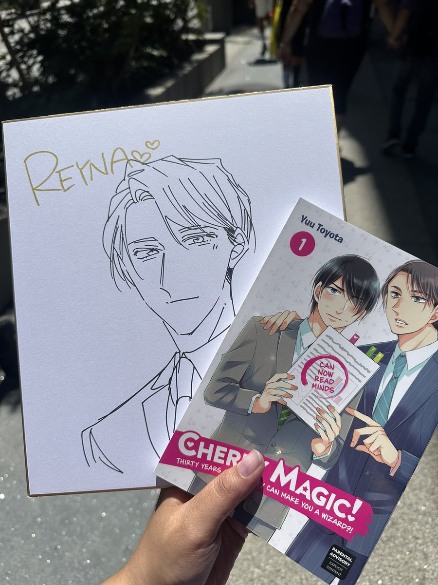 reynyan_'s tweet photo. if u find me crying on the con floor look away https://t.co/JCJvs6b0s0