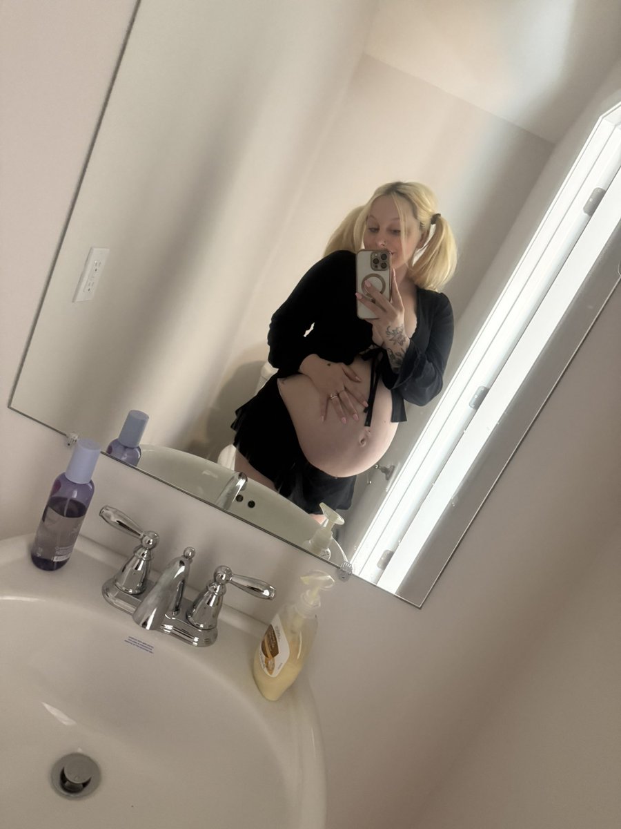 SnowItsskinzy_'s tweet photo. 38 weeks back bred ♠️🐰 https://t.co/VLNxu89IjQ