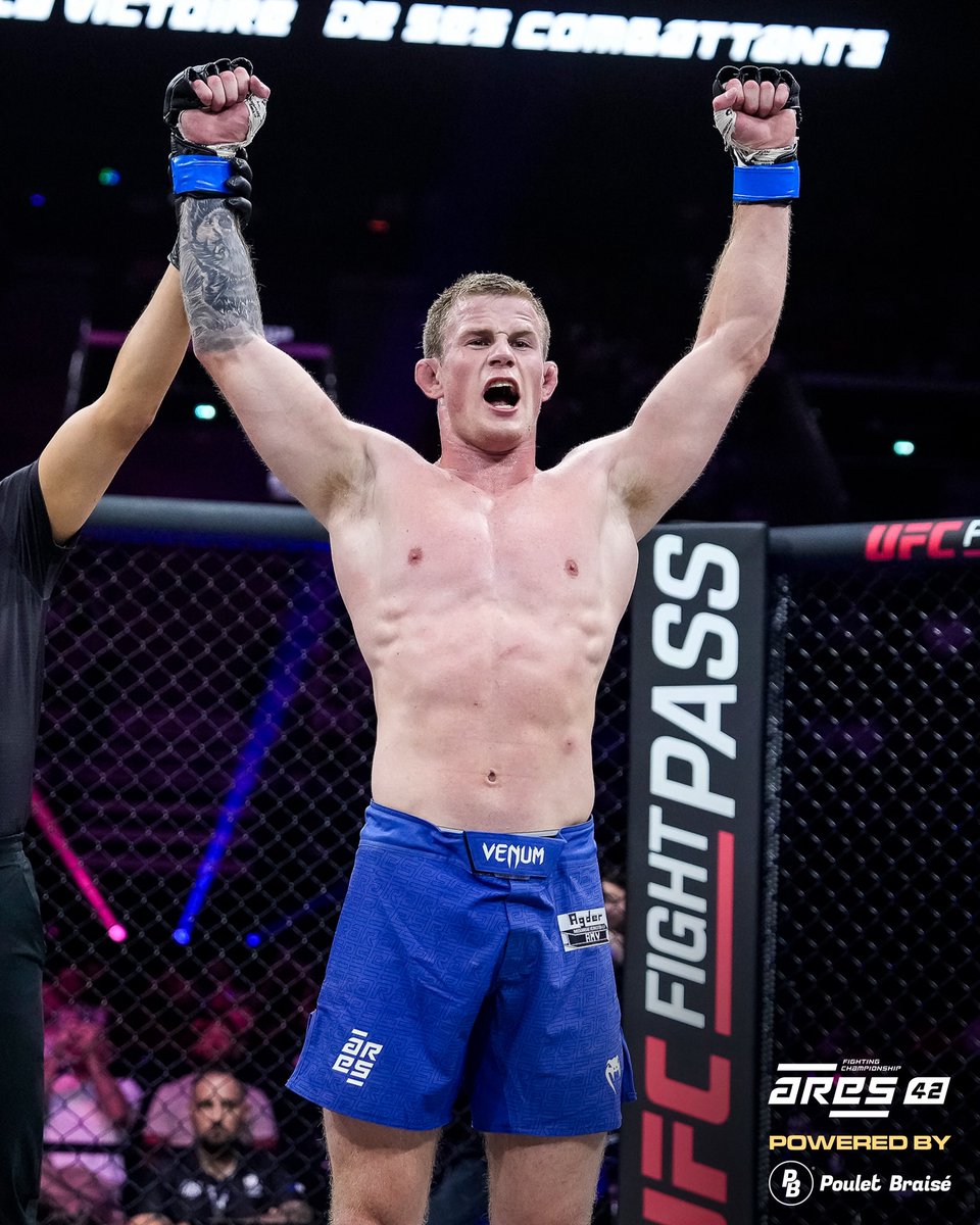 ares_fighting's tweet photo. 4 combats, 4 victoires, 4 RNC 

Quand Steffen Rossevatn prend ton dos, la suite est déjà écrite. 🐍😮‍💨

#ARES42

📺 En direct sur @canalplussport &amp; @ufcfightpass https://t.co/VWbaearTBZ