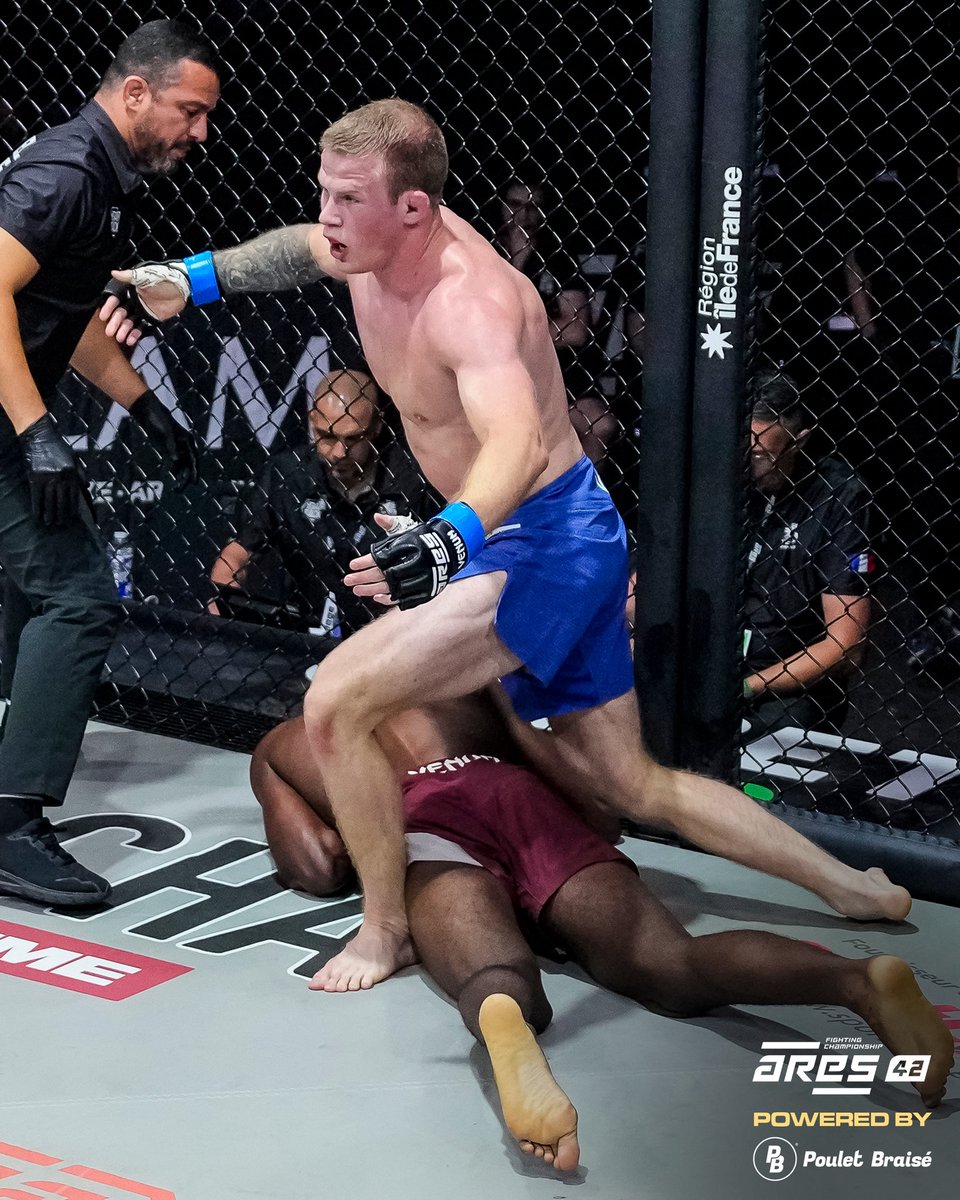 ares_fighting's tweet photo. 4 combats, 4 victoires, 4 RNC 

Quand Steffen Rossevatn prend ton dos, la suite est déjà écrite. 🐍😮‍💨

#ARES42

📺 En direct sur @canalplussport &amp; @ufcfightpass https://t.co/VWbaearTBZ
