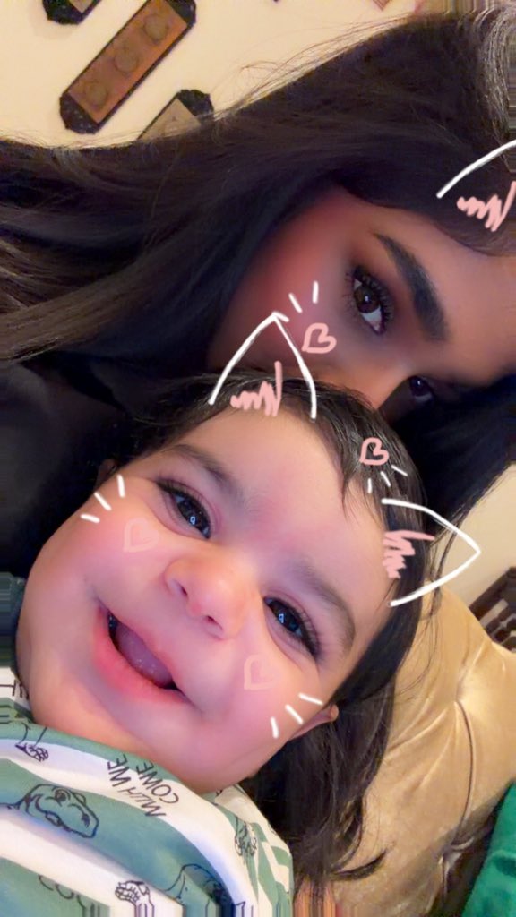 fatima3ashoor's tweet photo. honeybee 🍯❤️ https://t.co/6BVONLJmM4