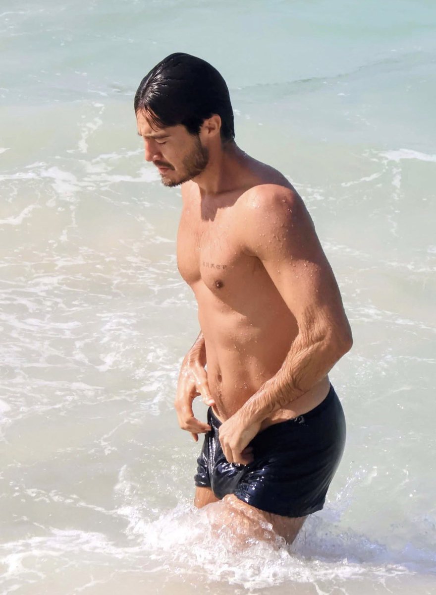 notreve_x's tweet photo. O GRANDE Tiago Iorc https://t.co/3QfCvEfsEn