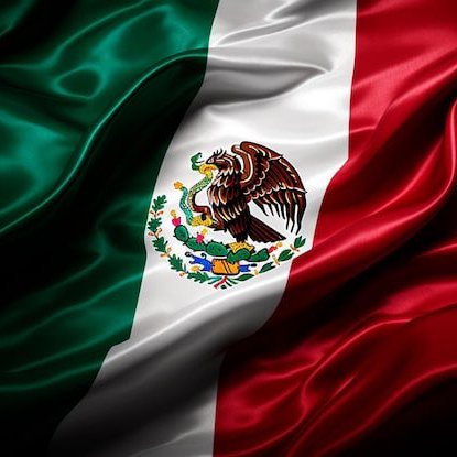 NPIMX1's tweet photo. 🇲🇽 ¡Cambia el horario del #MéxicovsInglaterra!

El partido, correspondiente a los octavos de final del Mundial 2026, se jugará este domingo a las 12:00 del mediodía, en lugar de las 18:00 horas, debido al pronóstico de tormentas eléctricas en la Ciudad de México. https://t.co/Yk35YaG6J9