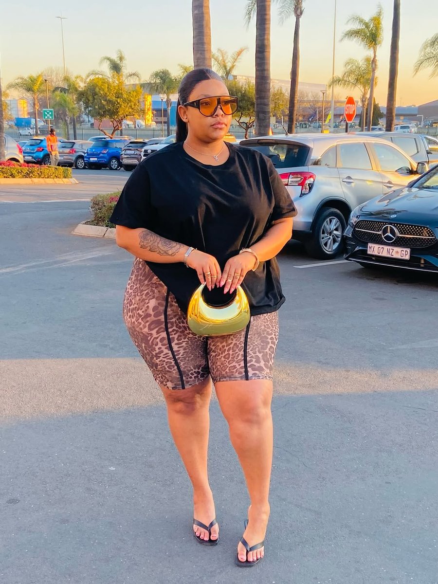 PlusSizeHub_2's tweet photo. Nelisiwe Mokoena https://t.co/BtTyyeTzbT