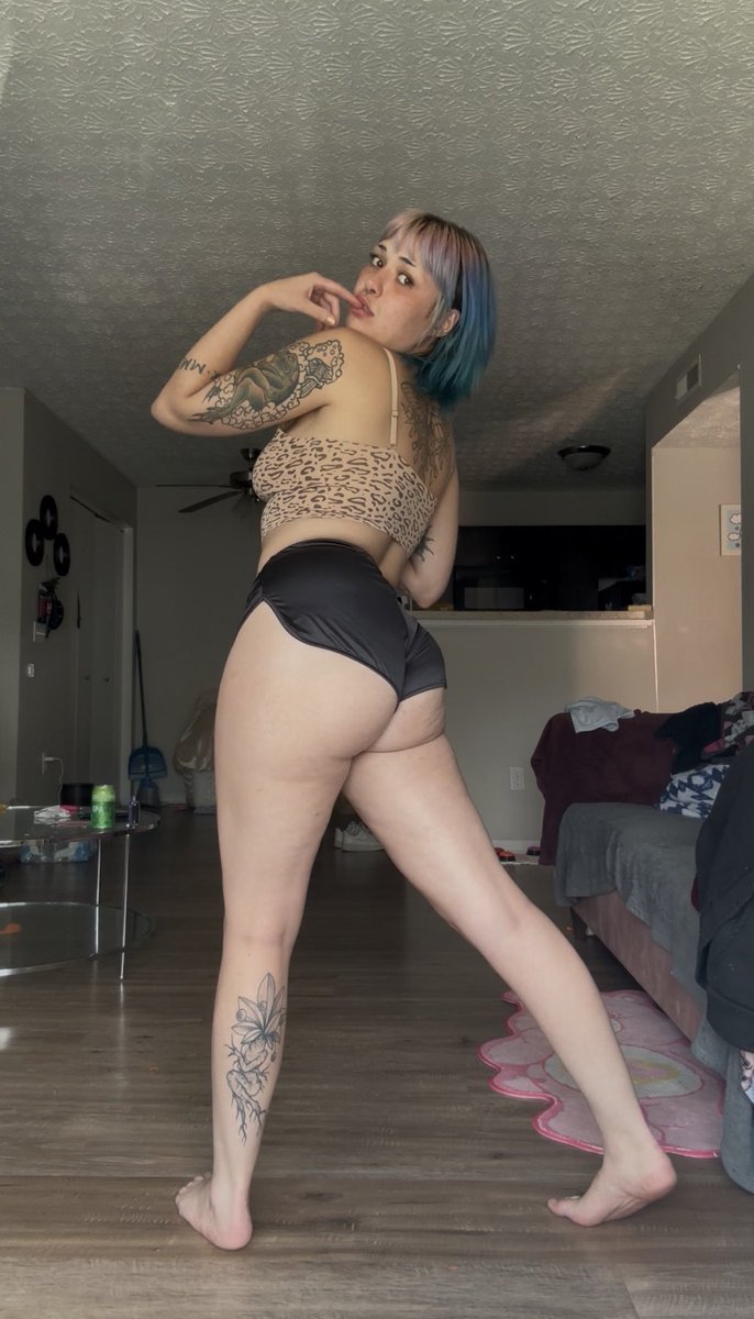 BrickDupp4Sure's tweet photo. Feeling relaxed in some sexy satin panties from @katielaurapanty they hug my body juuuuuust right 🥰 https://t.co/gr8Ho5WSsE