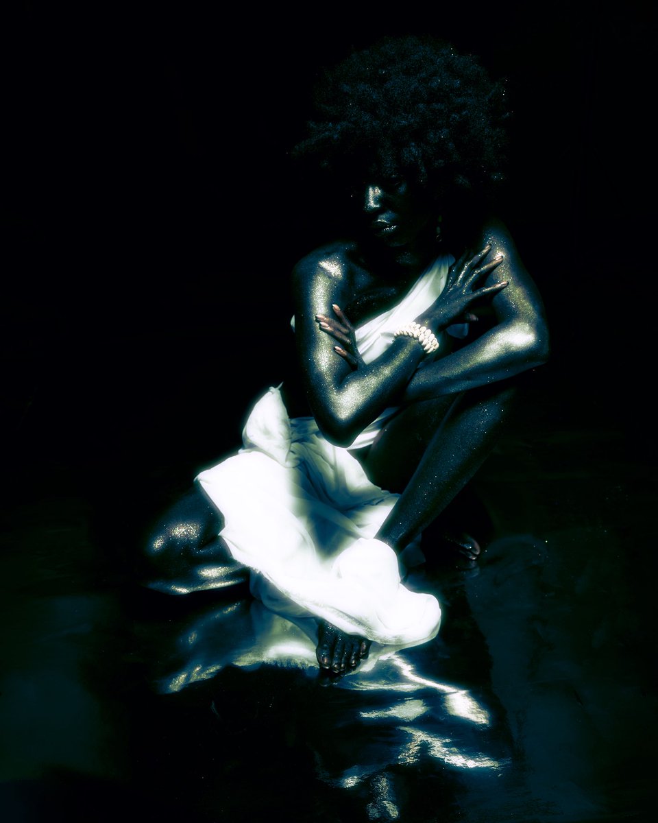 Yanga_Visuals's tweet photo. COSMIC SKIN🪩 Photographed by me.

Creative direction &amp; Art direction: @AkanimoEyo &amp; Darry https://t.co/spMxdkEBsc