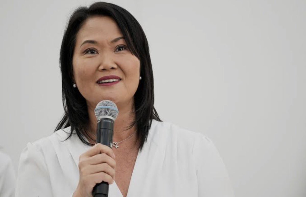 Jhonffonseca's tweet photo. 🇵🇪 | ¡ÚLTIMA HORA! HISTÓRICO

Keiko Fujimori es oficialmente la presidenta electa del Perú.

El Jurado Nacional de Elecciones (JNE) acaba de proclamarla vencedora de la segunda vuelta electoral. Con un 50,135% de los votos, la lideresa de Fuerza Popular se impuso por un margen estrecho pero contundente ante Roberto Sánchez.

Tras años de batallas políticas, controversias y una de las campañas más polarizadas de la historia reciente, Keiko Fujimori regresará a Palacio de Gobierno.

La transición formal ya está en marcha.

El 28 de julio tomará posesión como la próxima presidenta del Perú.