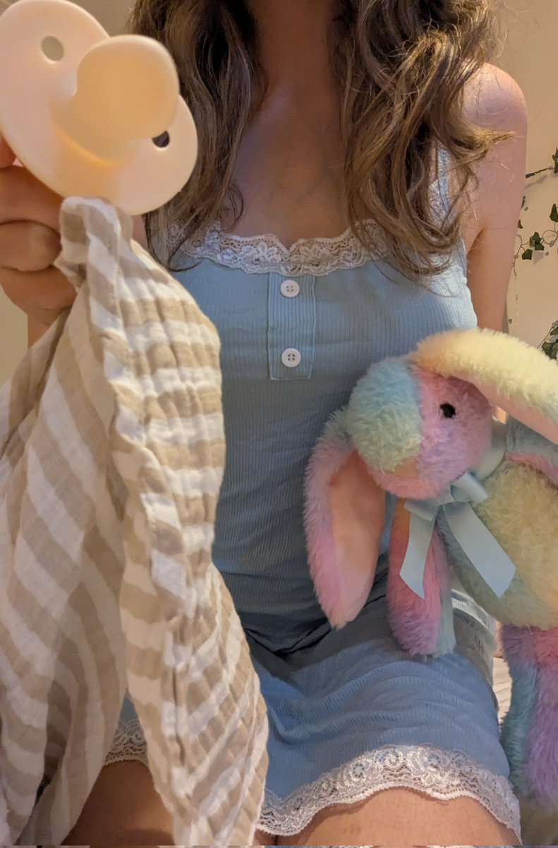 littolbunn's tweet photo. naptime for the sleepy baby, yes you! 🍼 https://t.co/7kSqcsha82