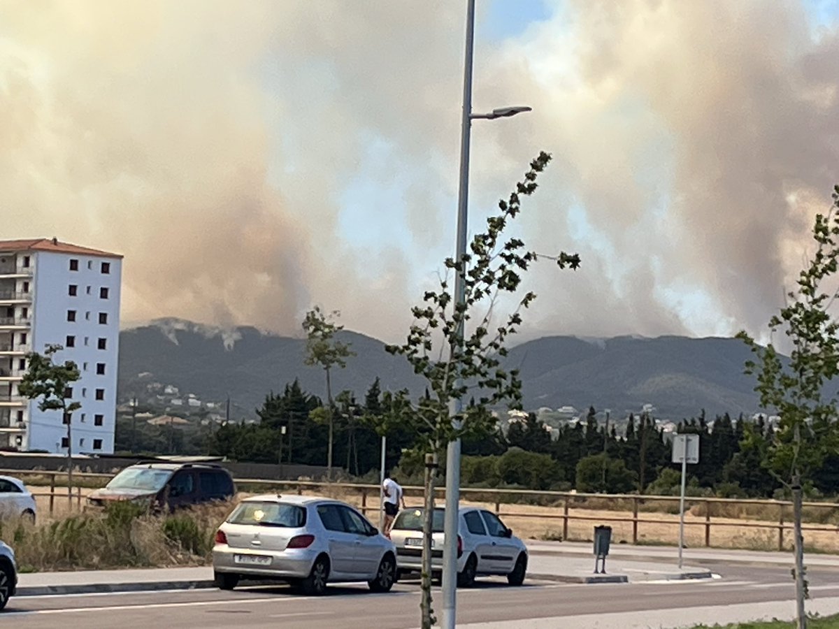 allatom_'s tweet photo. @antiradarcatala Al migdia, des de Sant Antoni https://t.co/L7S6B3qmZM