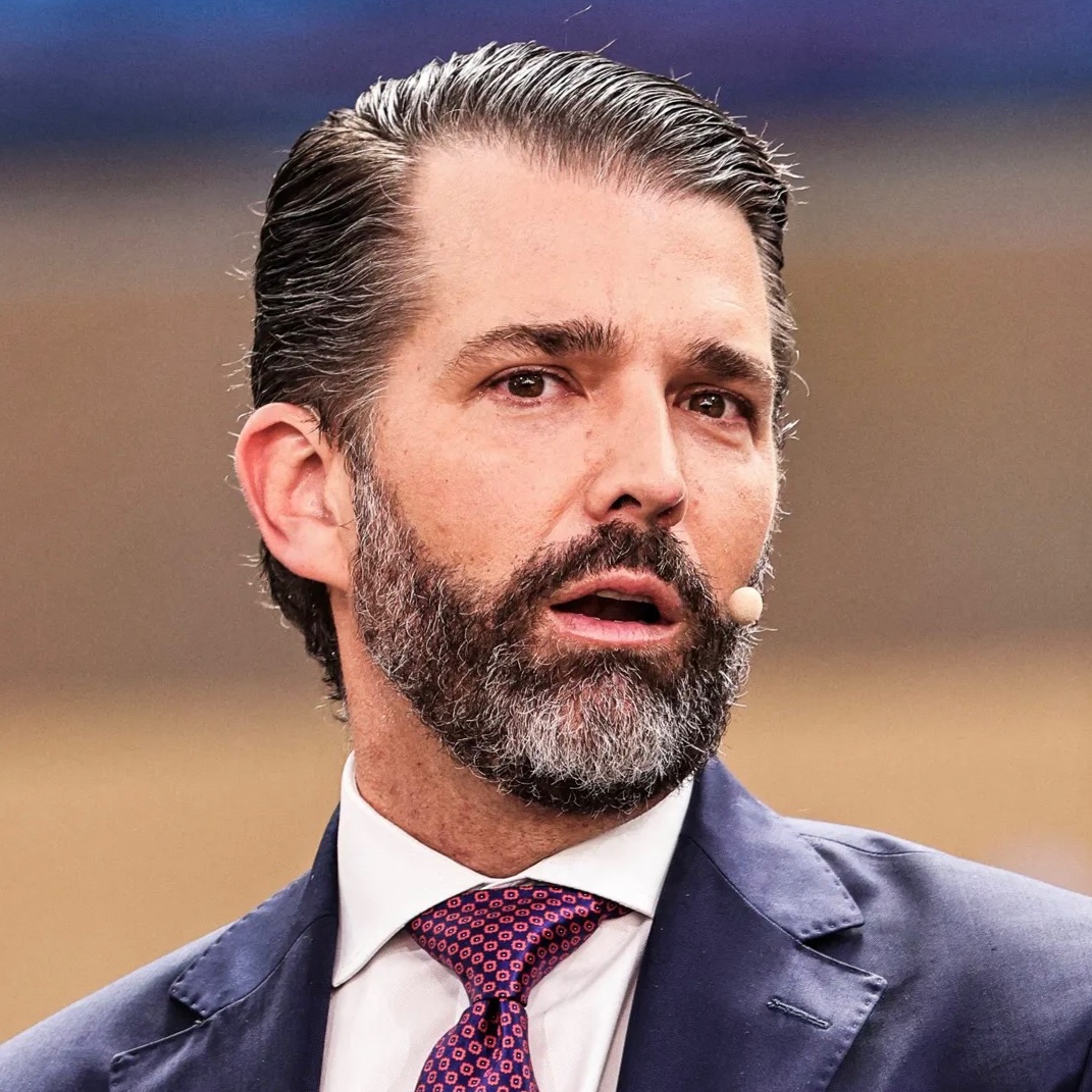 anyonewantchips's tweet photo. So Don Jr can stand to gain hundreds of millions from an online handgun company he’s invested in after Trump lifts the nearly 100-year-old ban on mailing handguns - but Hunter Biden can’t sell a painting. https://t.co/ppOL0OvobY
