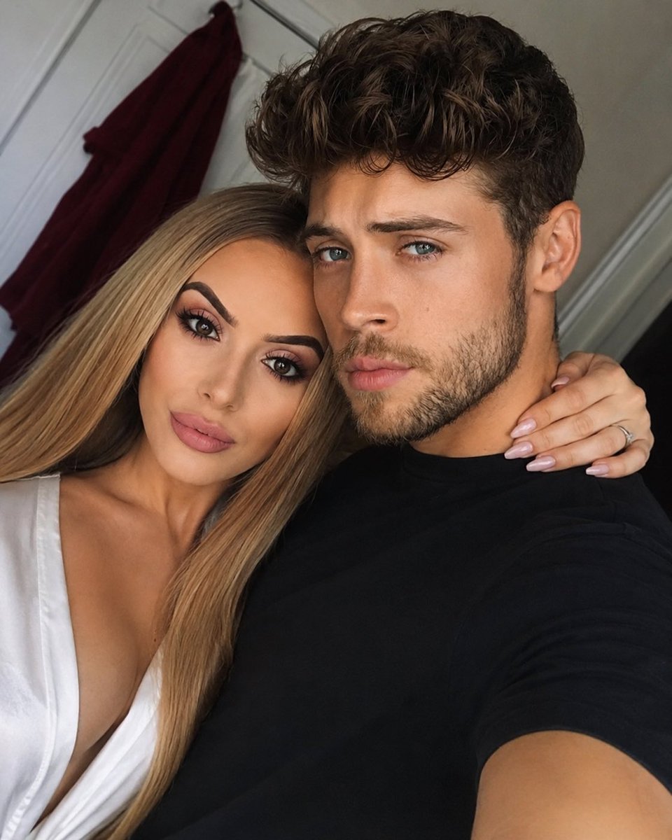 CharlieMitch_'s tweet photo. My Queen. 👑🤎 https://t.co/2OwMQ7Ehe6