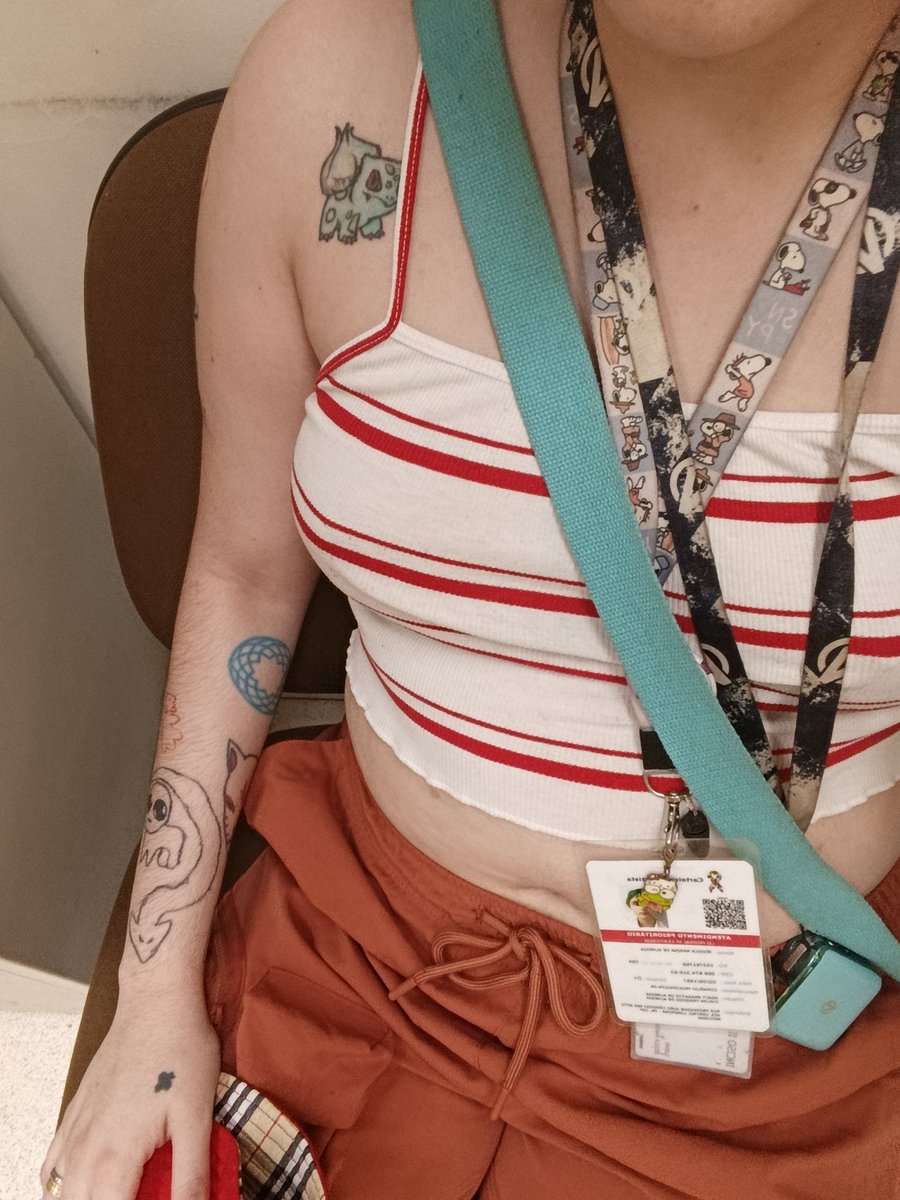 Jinx_Mayhem's tweet photo. Eu e minha fantasia de Marlboro https://t.co/HvJcsiPxh8