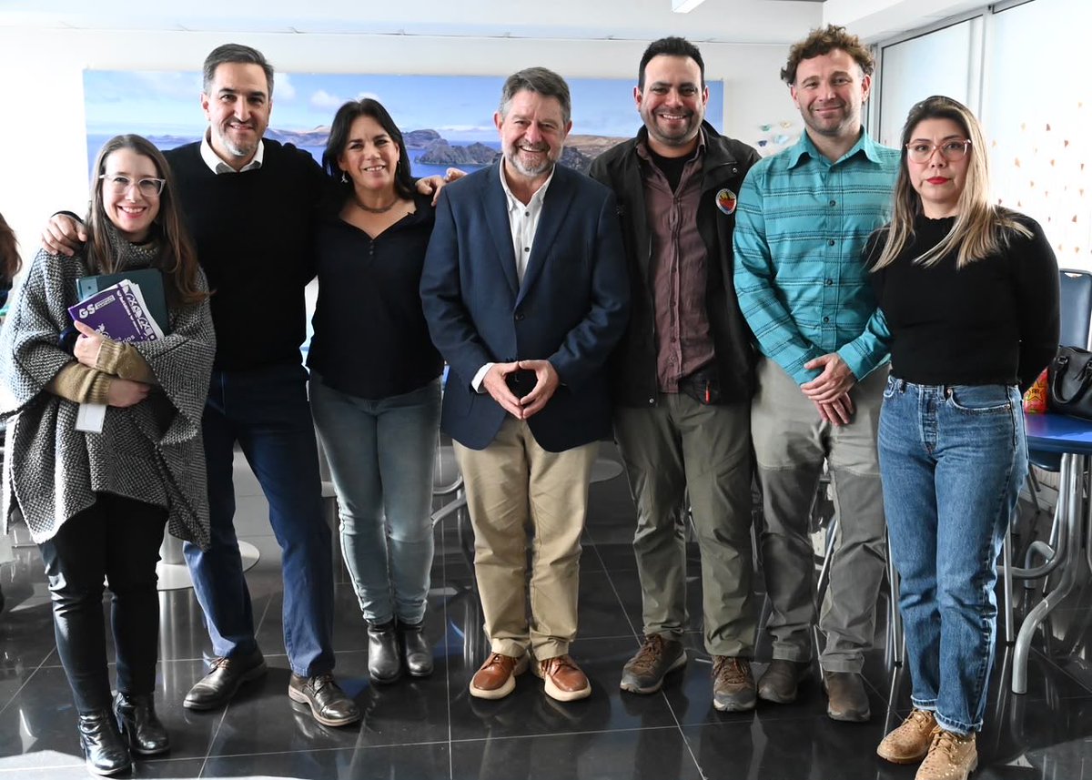 Orrego's tweet photo. ¡Lo logramos! El Parque Tupungato está a un paso de que la Contraloría tome razón. Valoramos que el ministerio lo reingresará, porque protegerlo, es cuidar la fuente de agua de Santiago y nuestra biodiversidad.

La RM merece más naturaleza protegida. Vamos a seguir empujando este sueño hasta convertir a Santiago en la capital del turismo de montaña de América Latina. 🏔️🌿