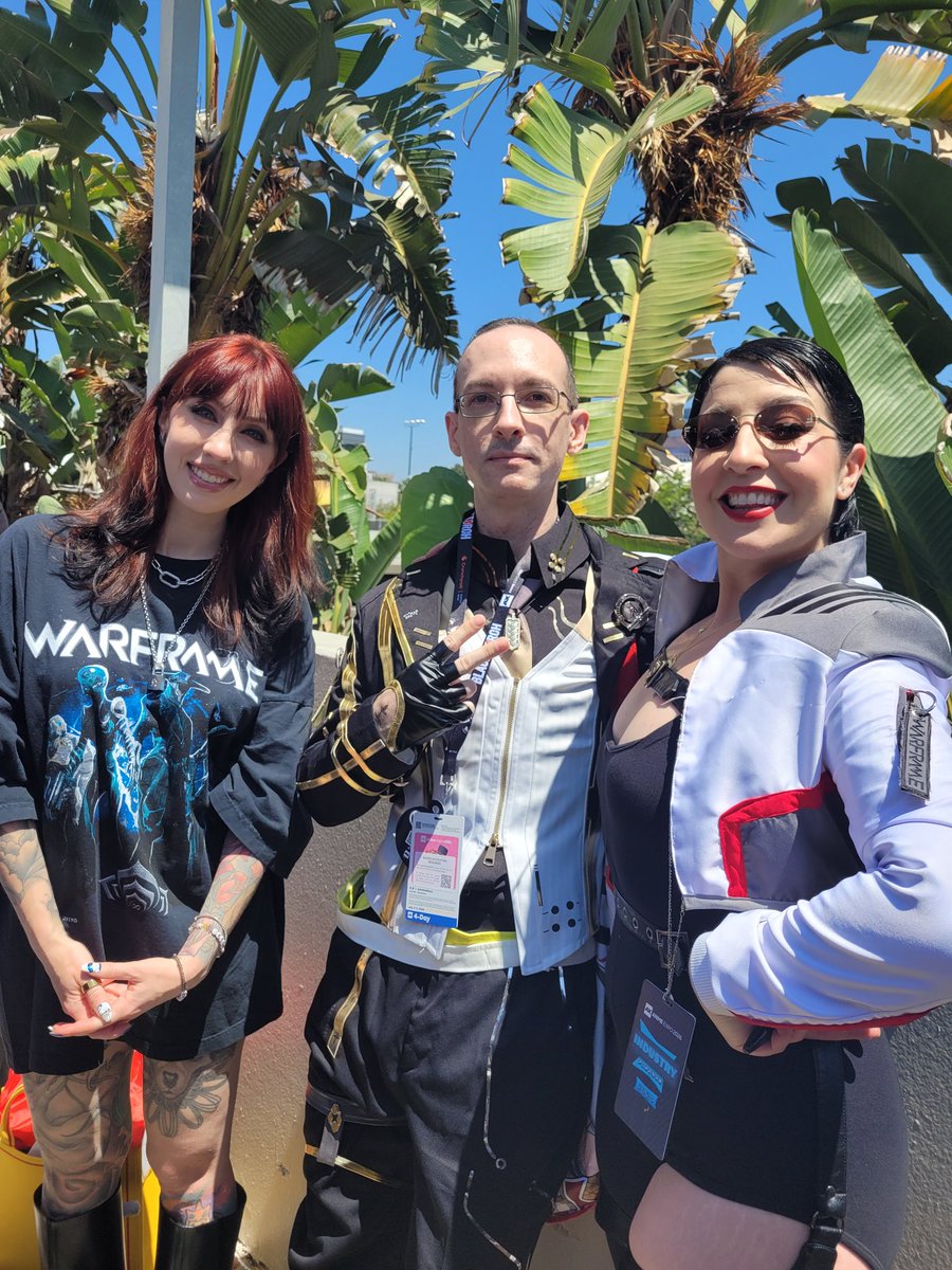 LucentSinclair's tweet photo. Wuthering Waves and Warframe crossover confirmed?! #AX26 #WuWaAX26 https://t.co/M2eA12hnWm