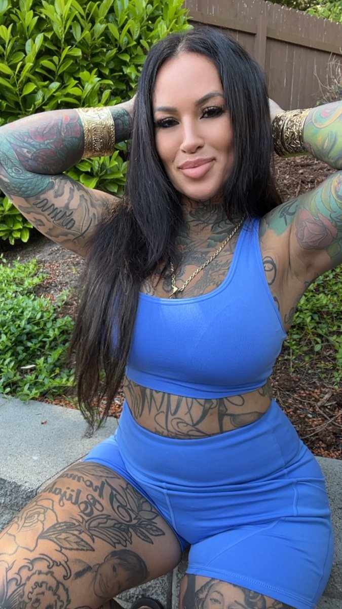 MailesFanPage's tweet photo. do you like blue?
https://t.co/TRhjC1dowq https://t.co/dxU6GGFKWo