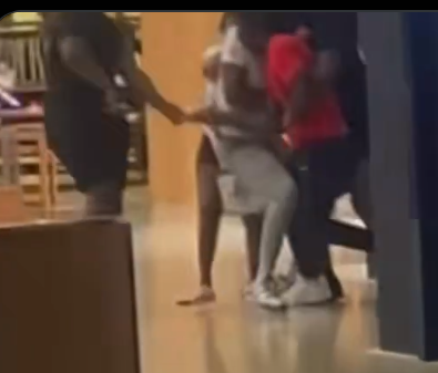 TheCathyBrown's tweet photo. @mattvanswol I hope the guy in the black that was coming for him is okay.... https://t.co/lNl1NGO3io