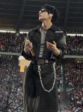 Busykoogir1's tweet photo. Broad shoulders and a narrow waist is a balanced athletic physique.
It’s one of the most aesthetically pleasing body proportions.
You have a warped view of what being a “man” entails😭 https://t.co/uPGQSpsJMJ