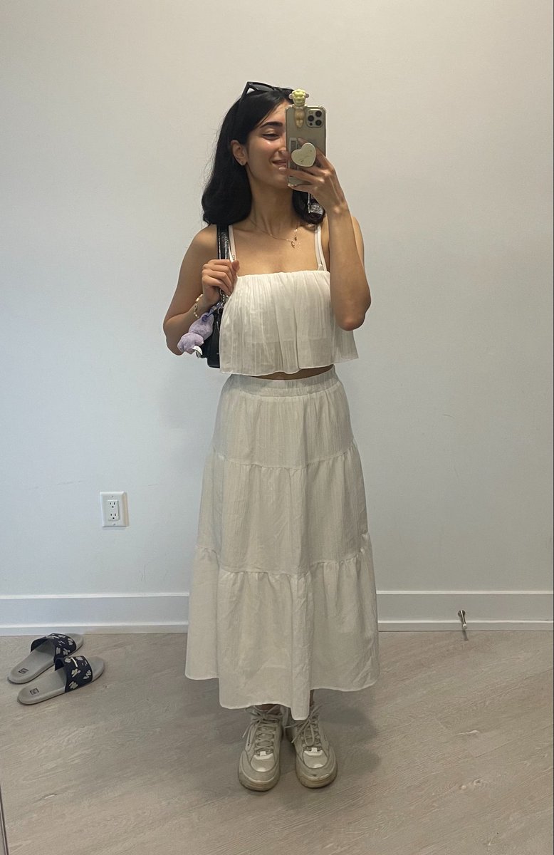 peyotejunhee's tweet photo. Guys if u see me come get some freebies I came later sooo see y’all at 4😛

#JUNHEE #JUNHEETourinCANADA #IntotheOcean #박준희 #준희 #JUNHEE #ParkJunheeinToronto https://t.co/YNHYMAKqzw