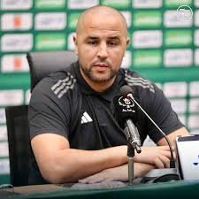 Lahcensakr's tweet photo. #مساء_الخير_والسعادة 
صحيح أنه مرتبط 
لكن أتمنى يكون المدرب الأول 
رجل يعرف الميدان واللاعبين 
ويدرك كل الجزئيات في البطولة
هذا اللي يجب يكون 
🇩🇿👏🇩🇿👏🇩🇿 https://t.co/x5VoAqo9Z5